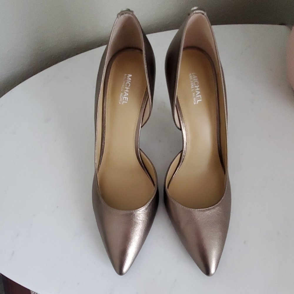 Half d'Orsay pumps